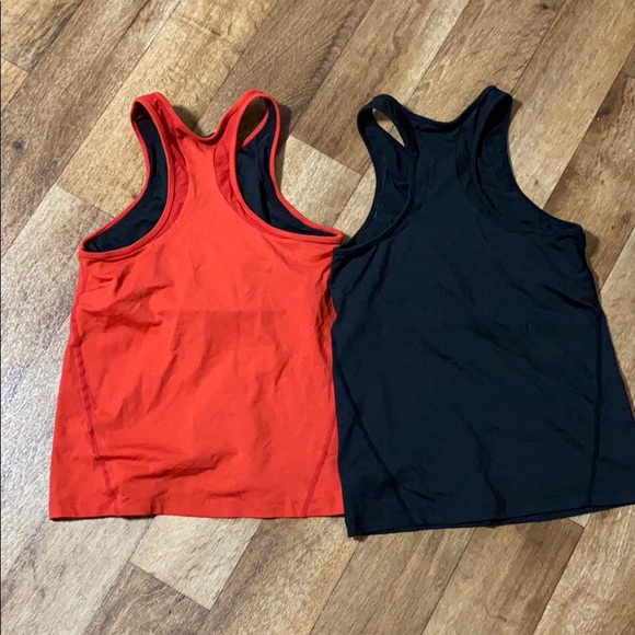 GapFit Workout Tops 🔴⚫️ - Picture 3 of 3